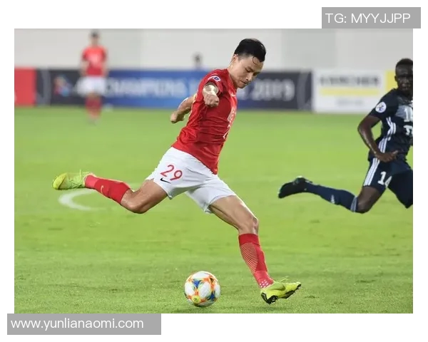 广州恒大客场取胜，晋级亚冠八强！队长郜林双响，球迷沸腾欢呼！